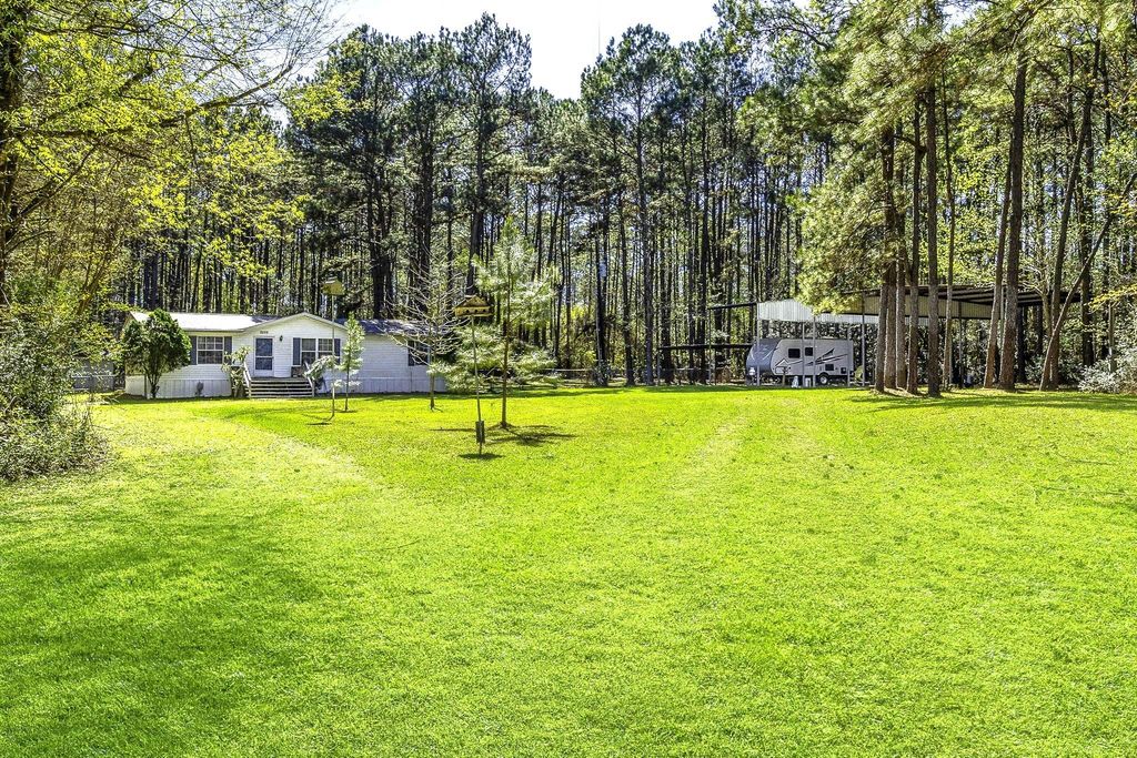 8256 Us Highway 190 E, Livingston, TX 77351