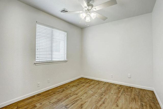 207 Tolcarne DR, Hutto, TX 78634