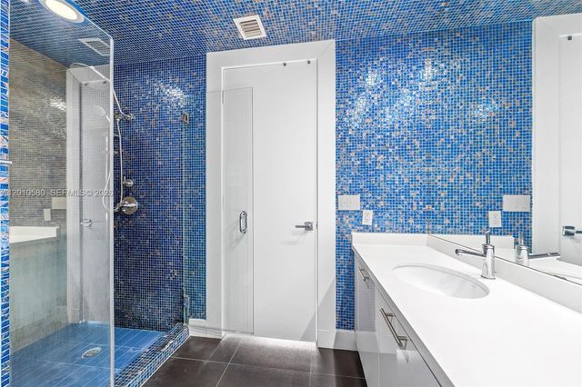 3470 E Coast Ave H2701, Miami, FL 33137