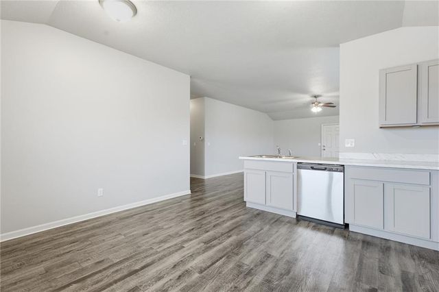 21295 W 218th Terrace, Spring Hill, KS 66083