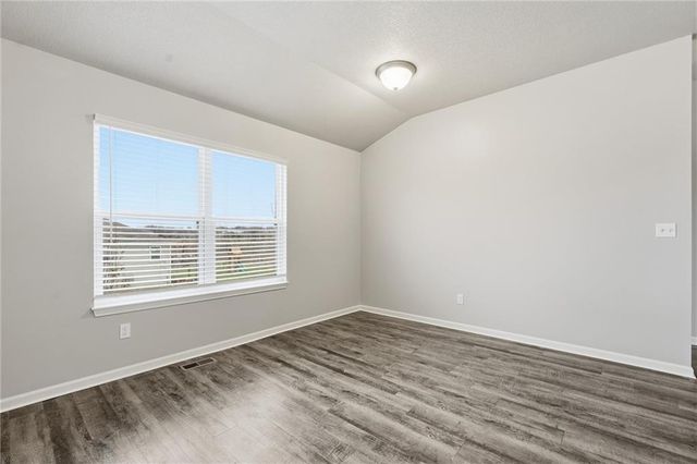 21295 W 218th Terrace, Spring Hill, KS 66083