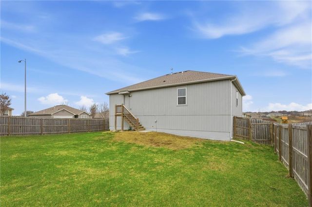 21295 W 218th Terrace, Spring Hill, KS 66083
