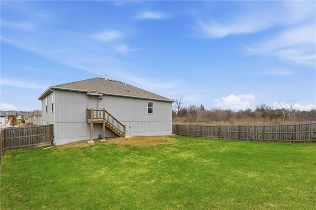 21295 W 218th Terrace, Spring Hill, KS 66083