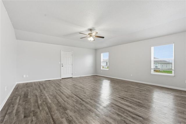 21295 W 218th Terrace, Spring Hill, KS 66083