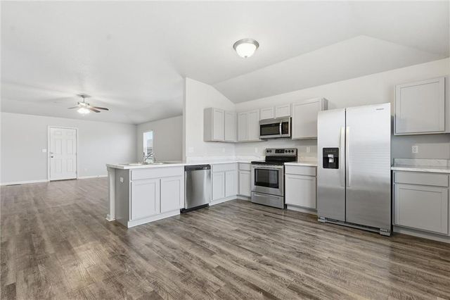 21295 W 218th Terrace, Spring Hill, KS 66083