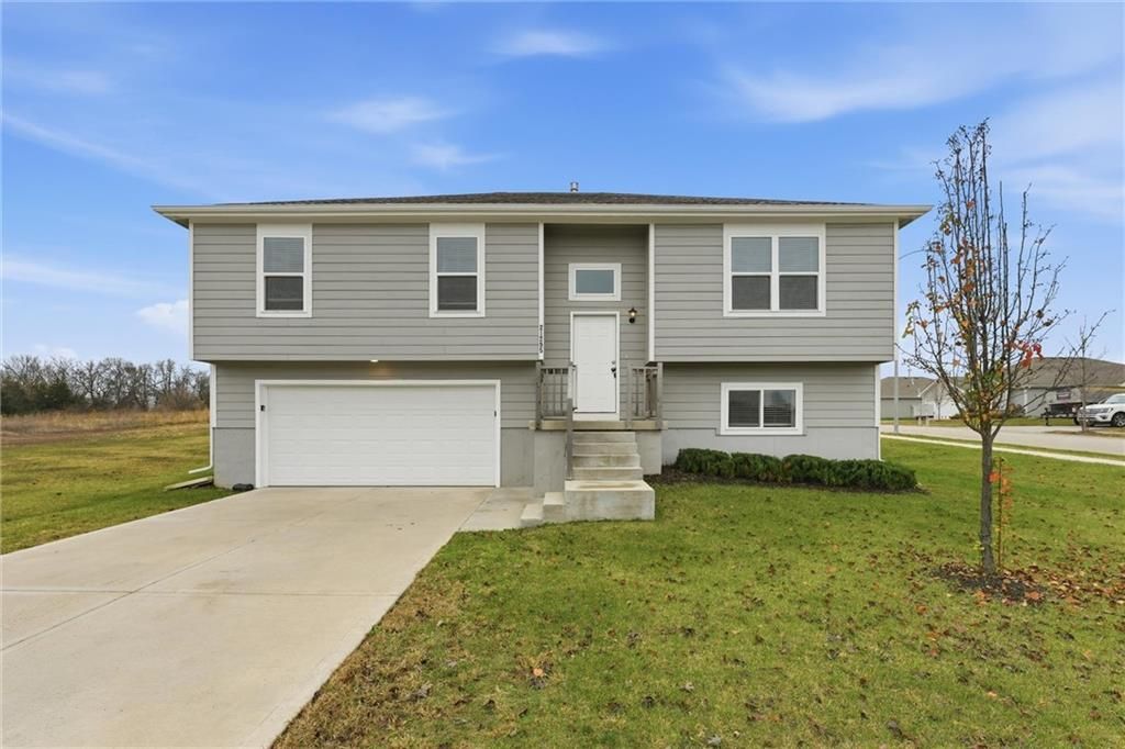 21295 W 218th Terrace, Spring Hill, KS 66083