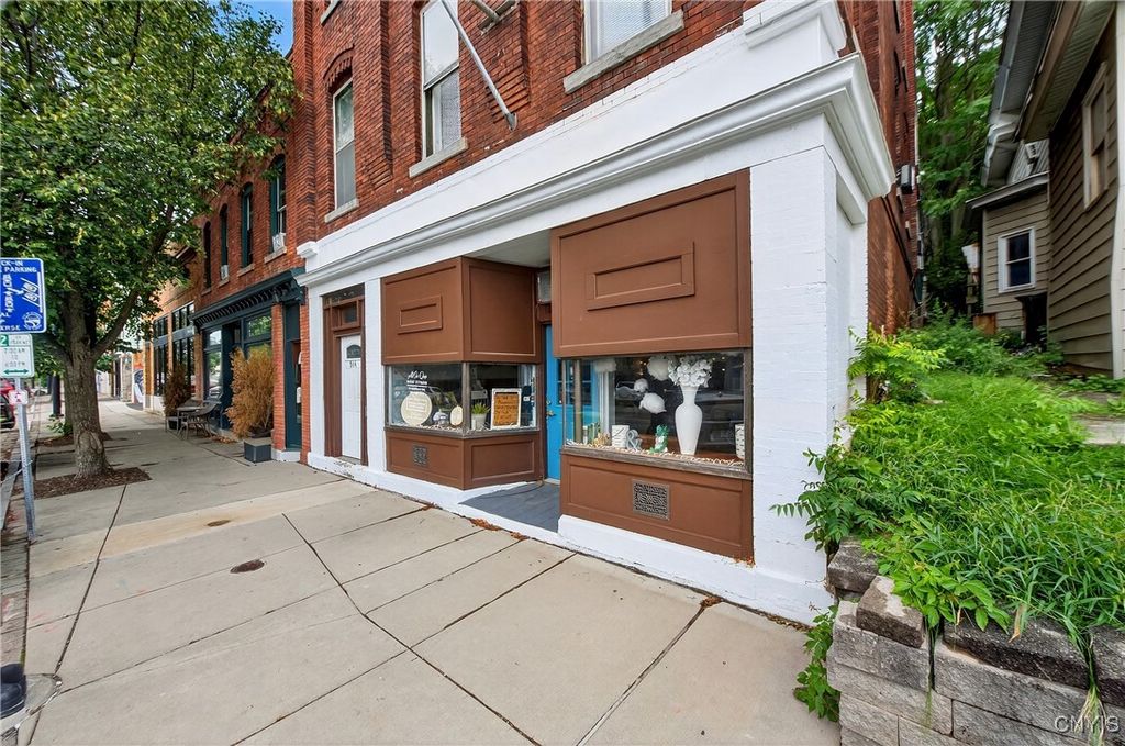 914 North Salina Street, Syracuse, NY 13208