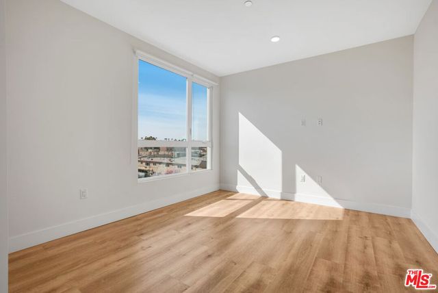 5813 Lexington Avenue 401, Los Angeles, CA 90038