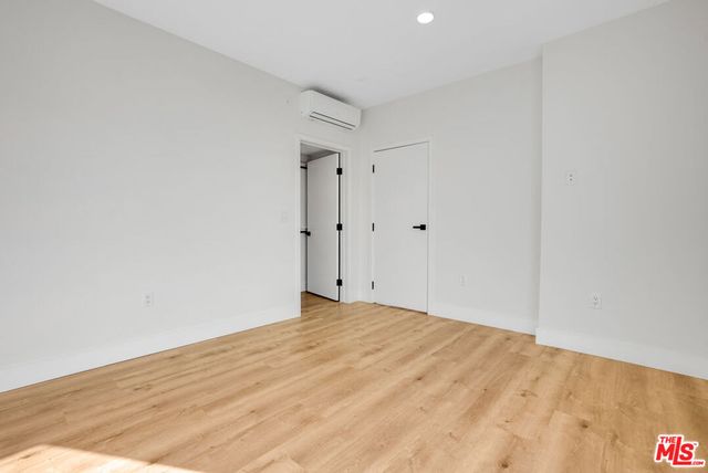 5813 Lexington Avenue 401, Los Angeles, CA 90038