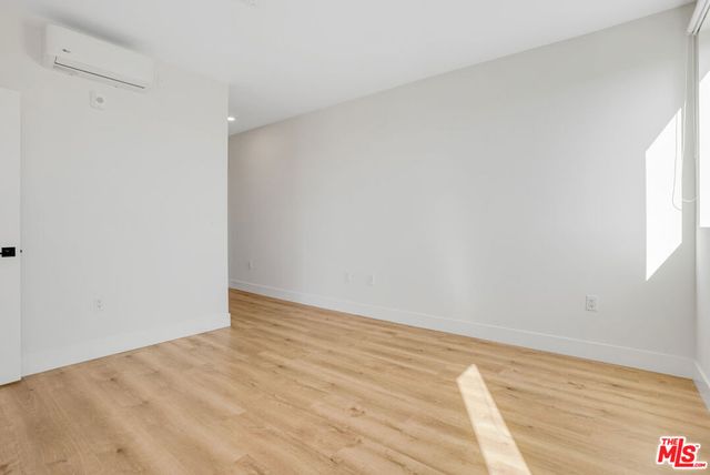 5813 Lexington Avenue 401, Los Angeles, CA 90038