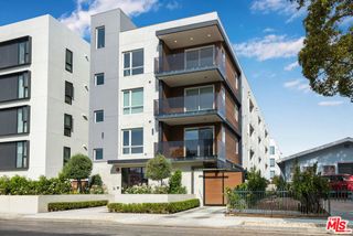 5813 Lexington Avenue 401, Los Angeles, CA 90038