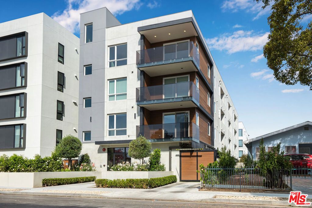 5813 Lexington Avenue 401, Los Angeles, CA 90038