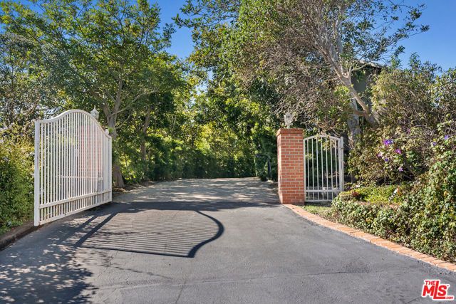 6080 Merritt Drive, Malibu, CA 90265