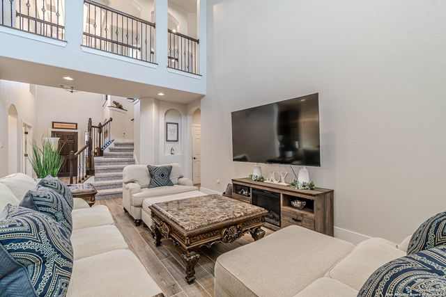 2564 Ayers, Seguin, TX 78155