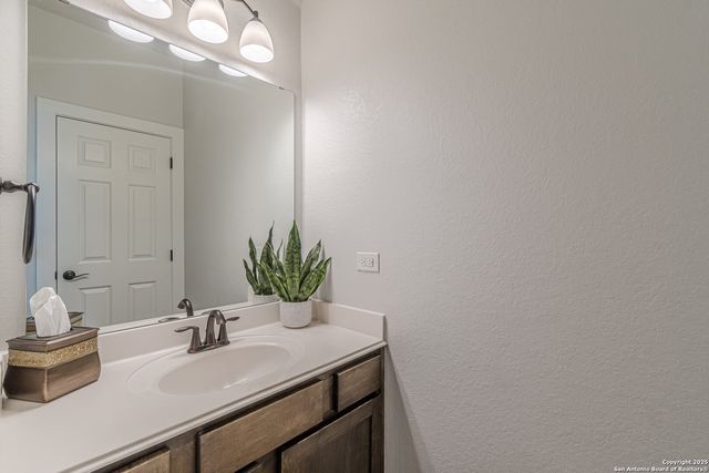 2564 Ayers, Seguin, TX 78155