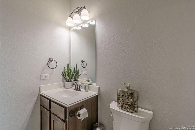 2564 Ayers, Seguin, TX 78155