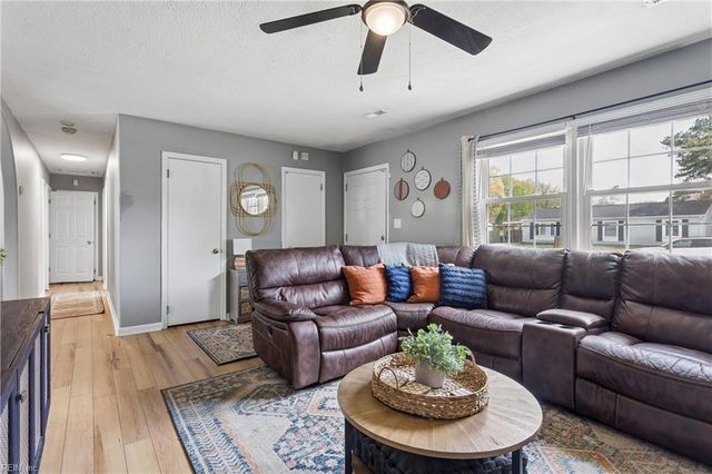 412 Dunmore DR, Newport News, VA 23602