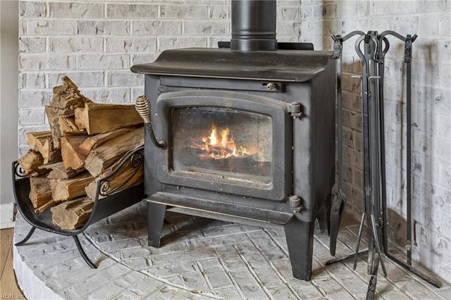 412 Dunmore DR, Newport News, VA 23602