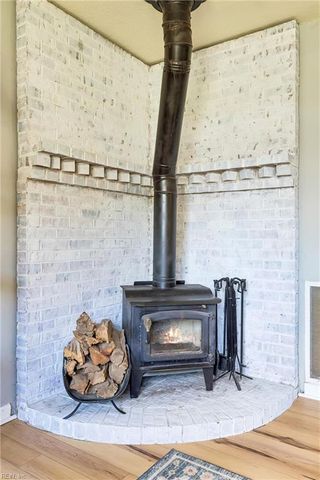 412 Dunmore DR, Newport News, VA 23602