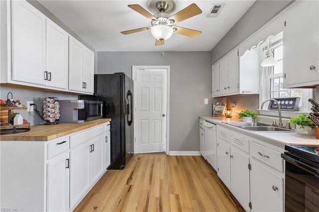 412 Dunmore DR, Newport News, VA 23602