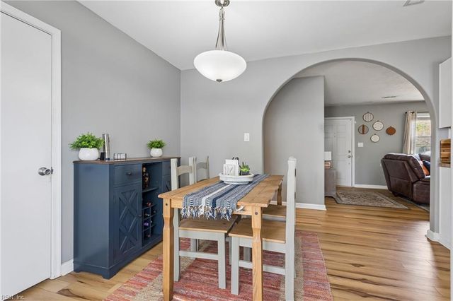 412 Dunmore DR, Newport News, VA 23602