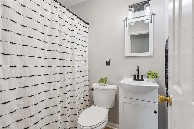 412 Dunmore DR, Newport News, VA 23602