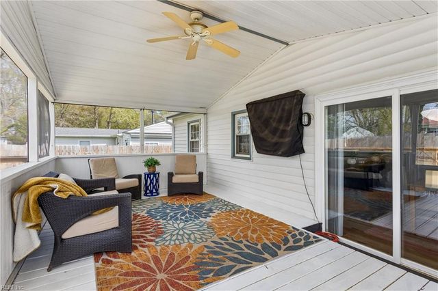 412 Dunmore DR, Newport News, VA 23602