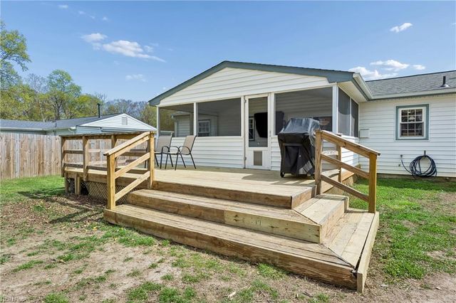 412 Dunmore DR, Newport News, VA 23602