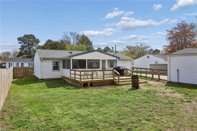 412 Dunmore DR, Newport News, VA 23602