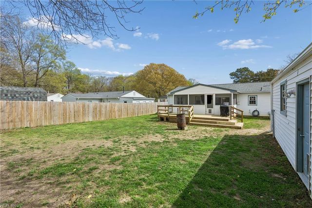 412 Dunmore DR, Newport News, VA 23602