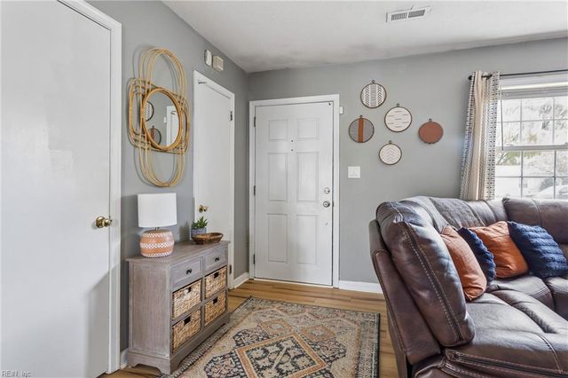 412 Dunmore DR, Newport News, VA 23602