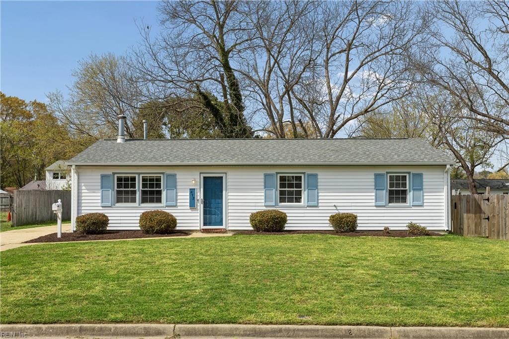 412 Dunmore DR, Newport News, VA 23602