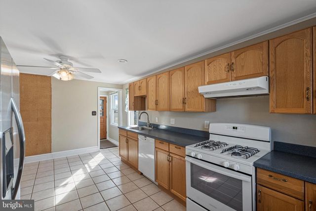 923 N MAIN ST, Glassboro, NJ 08028