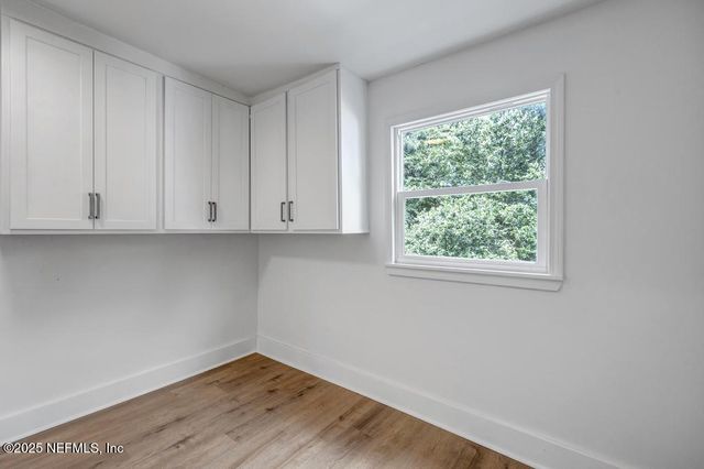 1827 N MARKET Street, Jacksonville, FL 32206
