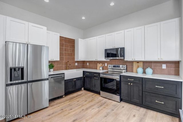 1827 N MARKET Street, Jacksonville, FL 32206