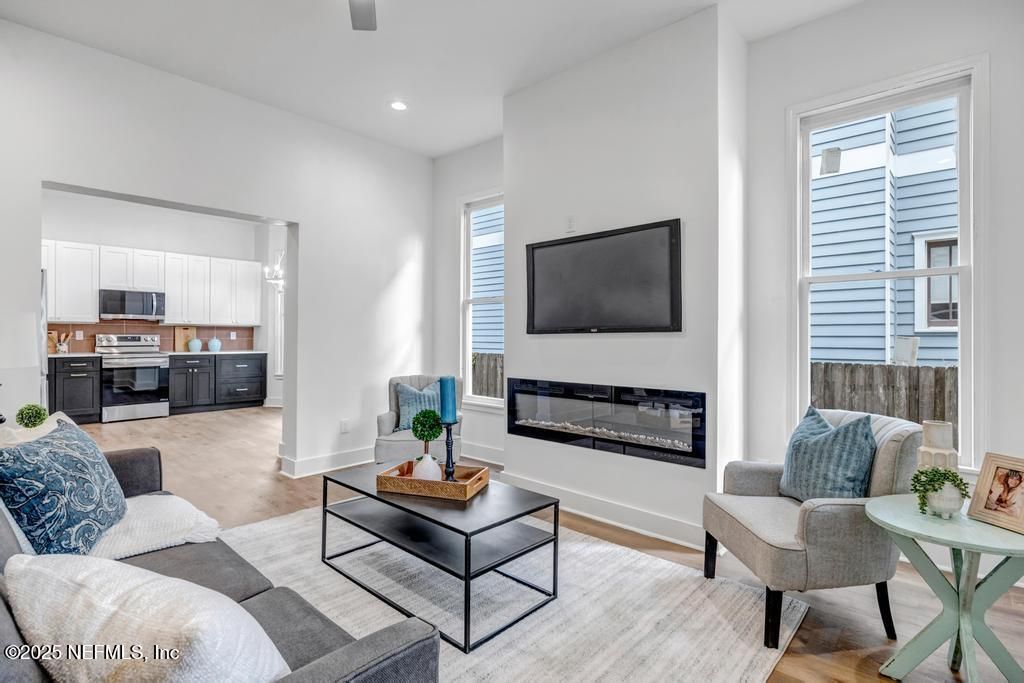1827 N MARKET Street, Jacksonville, FL 32206