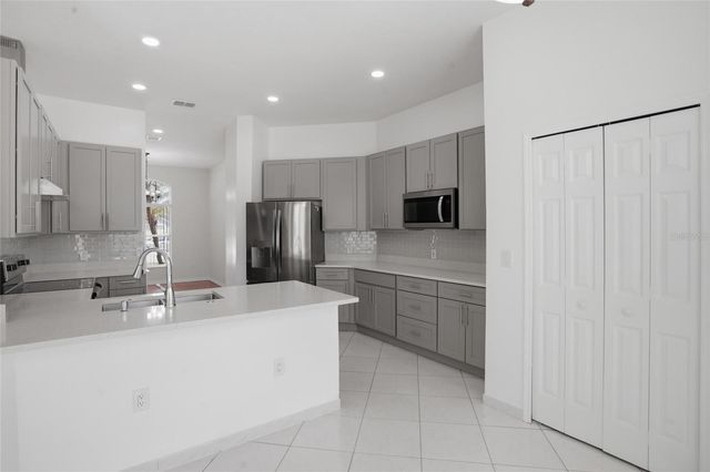 2415 TIMOTHY LANE, Kissimmee, FL 34743