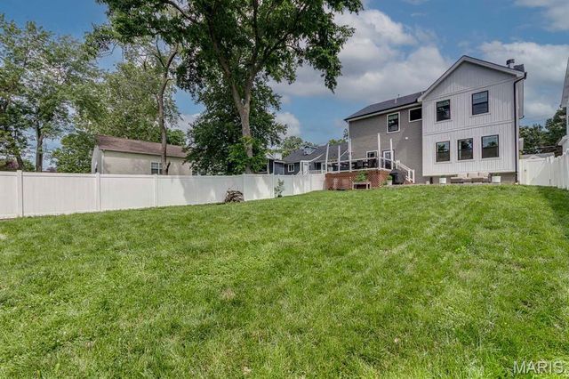 144 E Rose Hill Avenue, Kirkwood, MO 63122