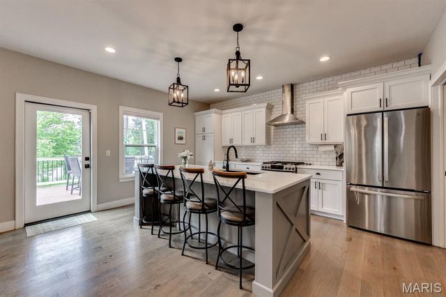144 E Rose Hill Avenue, Kirkwood, MO 63122