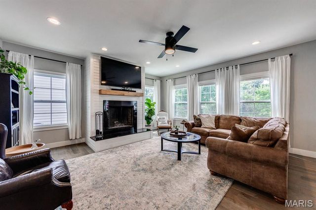 144 E Rose Hill Avenue, Kirkwood, MO 63122