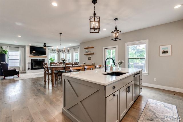 144 E Rose Hill Avenue, Kirkwood, MO 63122