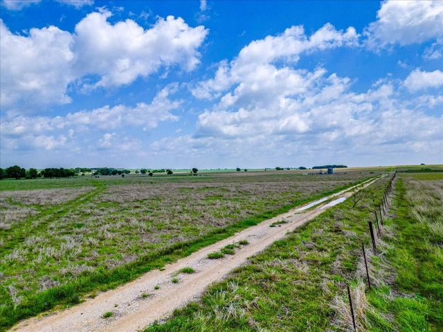 11436 St Hwy 171, Covington, TX 76636