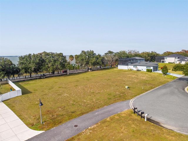 3225 LANDING VIEW, Tavares, FL 32778