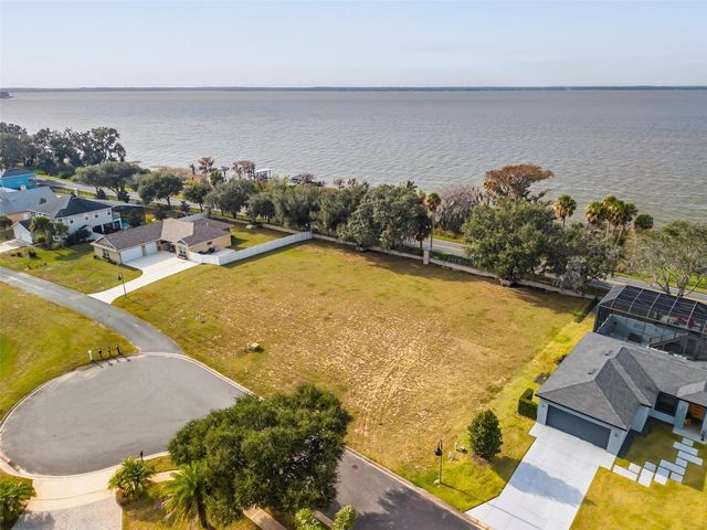 3225 LANDING VIEW, Tavares, FL 32778