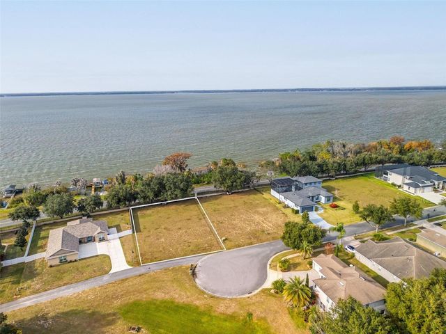 3225 LANDING VIEW, Tavares, FL 32778