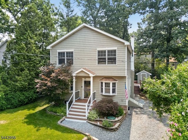 3 Elm Pl, Ringwood Boro, NJ 07456