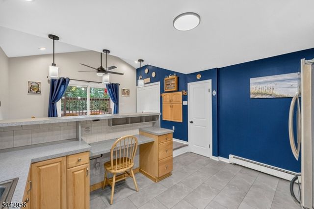 3 Elm Pl, Ringwood Boro, NJ 07456