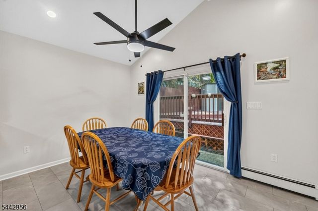 3 Elm Pl, Ringwood Boro, NJ 07456