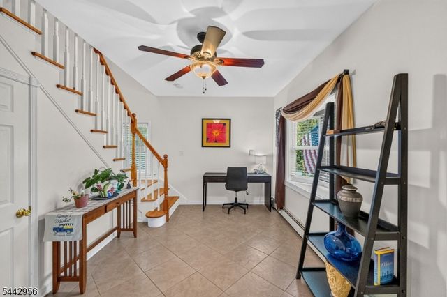 3 Elm Pl, Ringwood Boro, NJ 07456