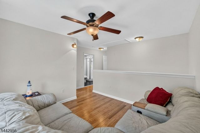 3 Elm Pl, Ringwood Boro, NJ 07456